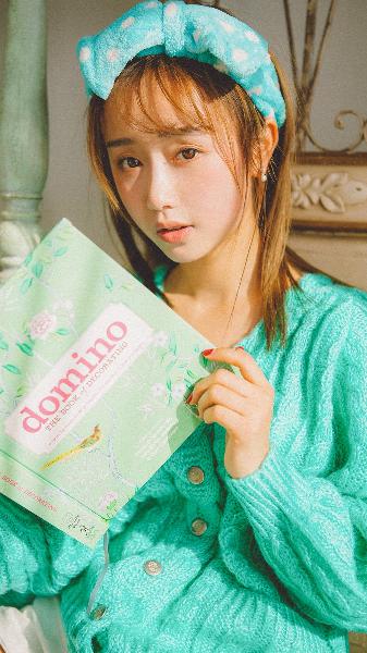 粉嫩小泬喷潮抽搐无码